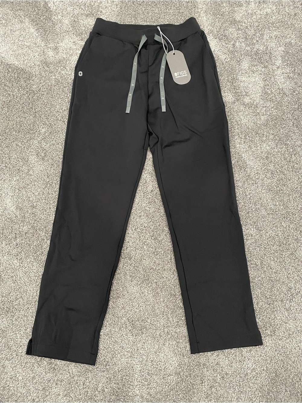 Figs Women’s Tena FormX Slim Tapered Scrub Pants Black Small T NWT
